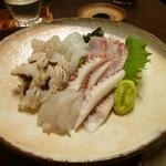 なん天 - 刺身（イカ、蛸、鯛、平目、伝助穴子の炙り、あいなめ）