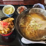 清水野茶屋 - 料理写真:手打ちラーメンセット（ナンバ豚みそ丼）　1250円