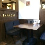 Cafe Nakamura - 入って左のコーナー、座った席の隣のテーブルです