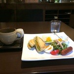 Cafe Nakamura - マフィンのモーニングセット800円です