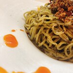 餃子と担々麺 吟 - 酸味があるたれでさっぱり