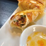 餃子と担々麺 吟 - にくにくしい！