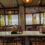 まえだ屋 - テーブル席がたくさんあり広い