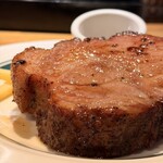 マロリーポークステーキ - 高尾山セットの大麦仕上三元豚1699円