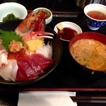 海鮮どんぶり亭 - スペシャル海鮮丼