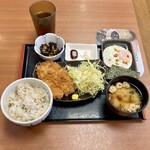 ごはん処 かつ庵 - 料理写真:麦飯熟成ロースかつ朝食550円+目玉焼きトッピング100円