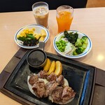 ステーキガスト - 料理写真:乱切りステーキ