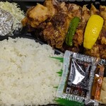 餃子と唐揚げ 犀のツノ - 