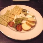 横浜バル - チーズ盛り合わせ