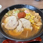 麺匠 佐吉 - 辛味のボールが中央に乗ってます♪