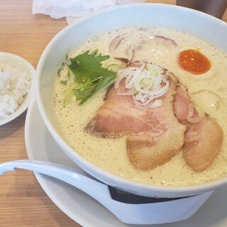 ラーメンは飲み物です。_0