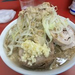 ラーメン二郎 - ラーメン　野菜少なめニンニクアブラ。
