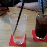 bb.q　プレミアム カフェ - 私のグリーングレープスパークリングと息子のコーラ