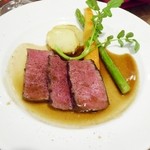 シャトン - 岩手県産牛ランプの低温ロースト グリル仕立て