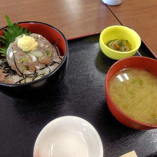 市場の食堂 金目亭_0