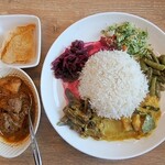 MATHARA BATH KADE - 料理写真:ライス＆カリー・チキン
