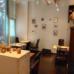 カンブーザ - 落ち着いた店内