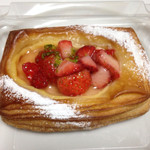 ゴントラン シェリエ - イチゴのデニッシュ（310円）