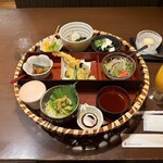 かご花緑井 - 花かご膳ランチ＋サービスのアイス