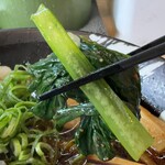 麺や暁 - 小松菜リフト