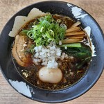麺や暁 - 料理写真:暁ブラック 味玉入り