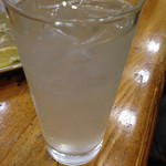 酒蔵 弁慶 - レモンサワー（370円）