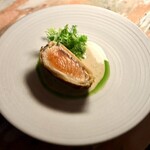 Prés de L'AS - ◉オーロラサーモンのパイ包み焼き
      ディル香るクリームソース
