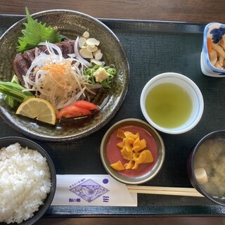 道の駅 キラメッセ室戸・食遊鯨の郷 - 料理写真:鯨たたき定食1,900円