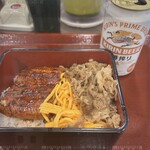 なか卯 - 料理写真:牛すきうな重　1250円　缶ビール　300円