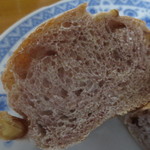 ブレッドマン - 断面です。食感もしっかりしたもの。