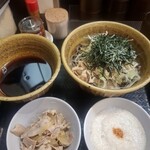 なぜ蕎麦にラー油を入れるのか。 - 