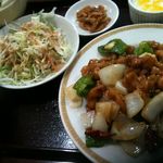 鶏肉の炒め物　辛くはなかったが薄味で良い味付けでした。