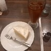 星乃珈琲店 - ケーキセット(税込980円)星乃珈琲のレモンパイ、アイスストレートティー