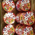 マツダズームズーム スタジアム広島 - 2015.4.16　試合前日、スーパーで偶然見かけた「赤いきつねカープバージョン」願掛けのつもりで、買い求め食べました。効果てきめん♪