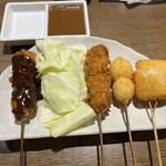 串揚げ処 味串 - 自慢のロースカツ串(味噌・ソース)    うずら　もち