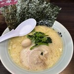 横浜家系ラーメン 魂心家 - 料理写真: