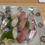 寿し秀 - アジ、クエ、マグロ中トロ、カンパチ