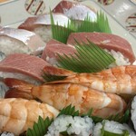 寿し秀 - カンパチ、中トロ、エビ、巻き物