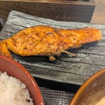 炉端焼き和めし処 しんぱち食堂 - 厚切りの銀鮭