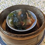 平瀬 - 蒸し物：スズキ、葱、生姜の蒸し物。