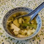 平瀬 - 高菜、エリンギ、豆腐のスープ。