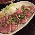 ホルモン平田 - タン刺し様近影。