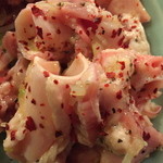 ホルモン平田 - フエガラミさん近影。ノドモトでしょうかね。