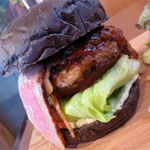 カウボーイカレー - バンズを乗っけて完成！