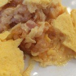 たいめいけん - 普通のオムライスも、オムレツの中は、半熟です。