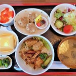 ひなたぼっこ - 料理写真:ひなたぼっこ丼定食＆焼売３個