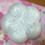 とらや - 最中 御代の春
白(こし餡)