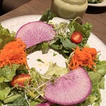 RACINES Boulangerie & Bistro - リーフサラダ