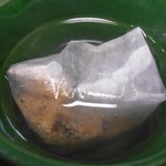 泉州新ばし - 無料の自家製白いそば茶　しばらく時間をおくのがコツ