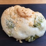 ルソント - ブロッコリーのフォカッチャ